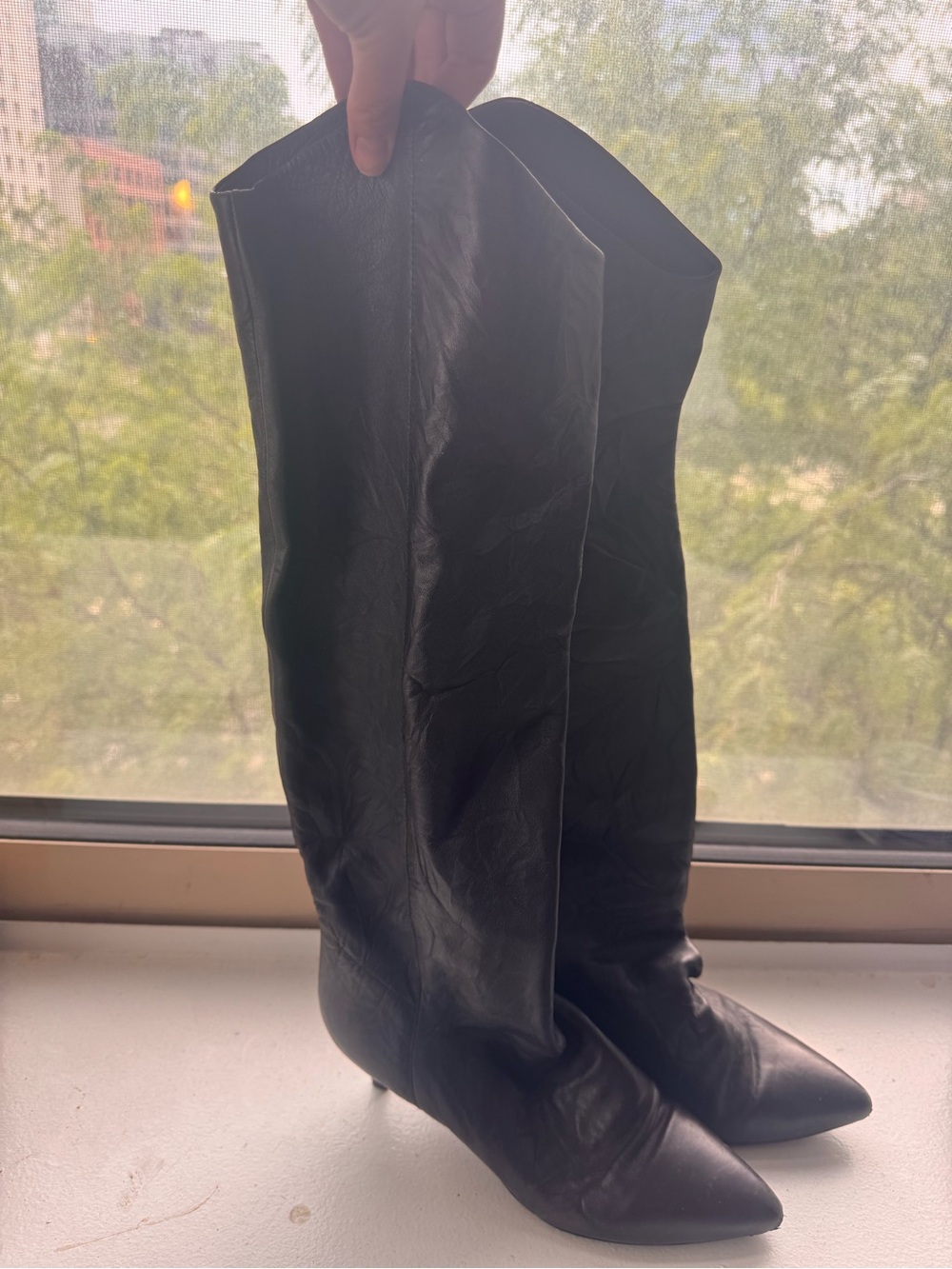 Women's Black Leather Tall Knee High Slouchy Pointed Toe 1in Heel Boots Size 39